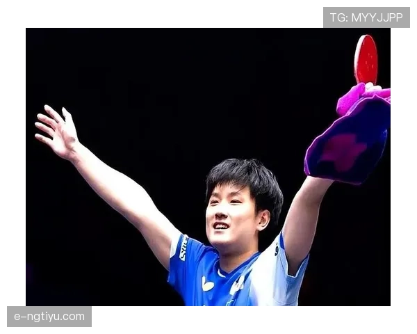 张本智和家的冰箱里塞满了能量胶，训练完直接啃三条