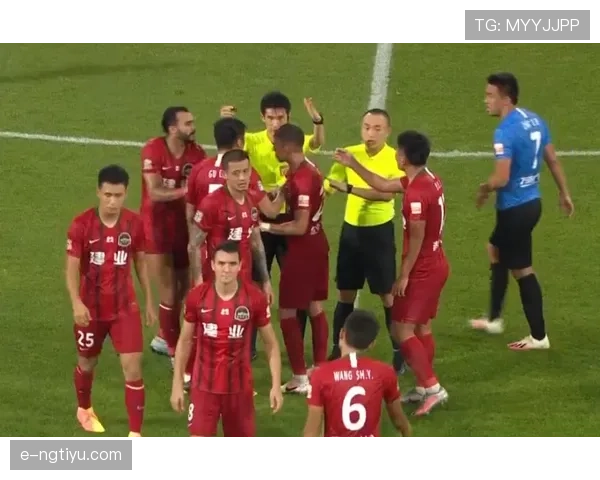 直接红牌的判罚条件与裁判执法标准详解